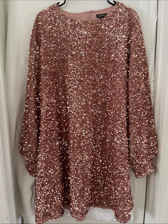 Boohoo Dresses & Skirts - Boohoo Rose Gold Sequin Shift Tunic